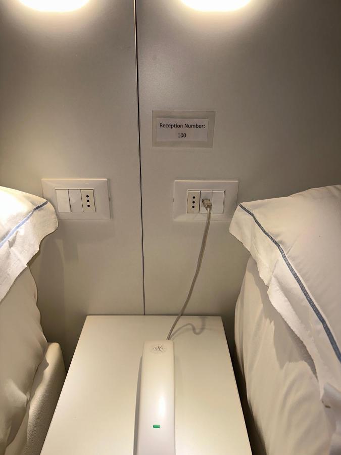 Hotel Smart Cruise チビタベッキア エクステリア 写真