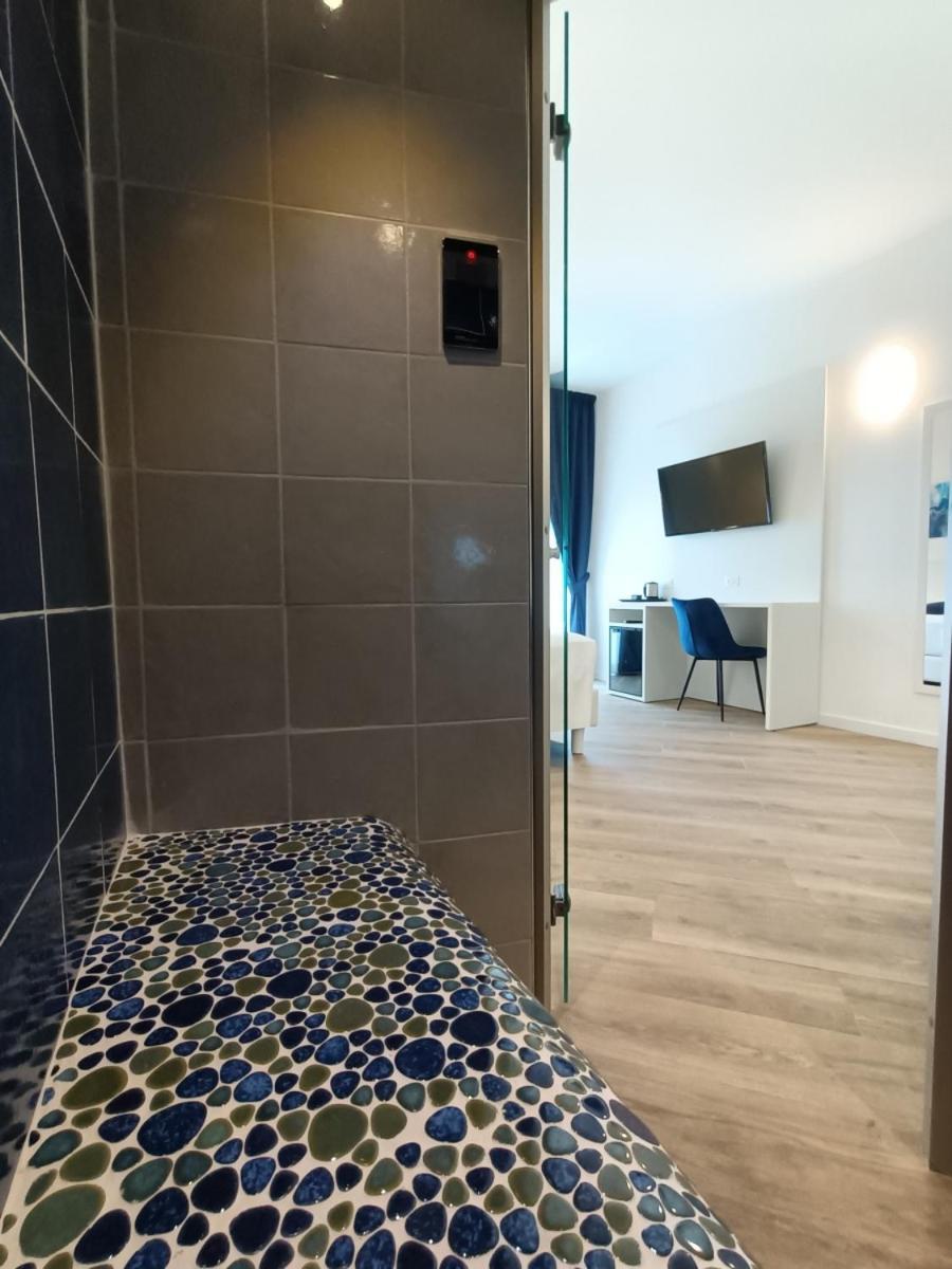 Hotel Smart Cruise チビタベッキア エクステリア 写真